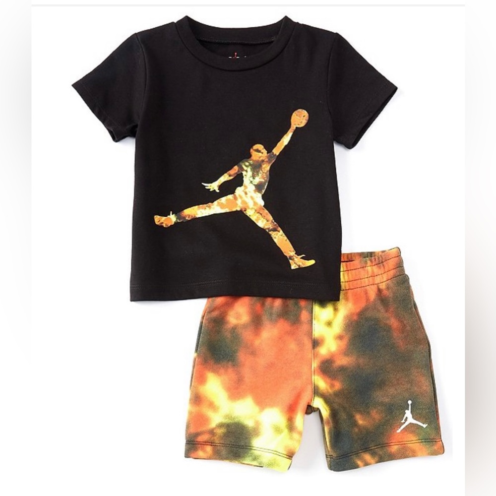 Jordan
Brand new Baby Boys 12M Short-Sleeve Jumbo 2-Piece Set
